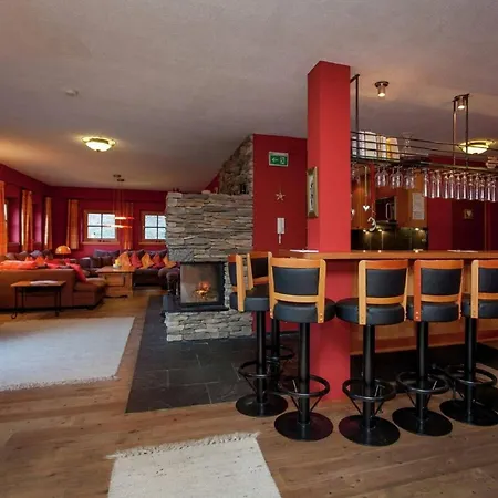 Апартаменты Lovely House Beautiful View And Sauna Sankt Anton Am Arlberg