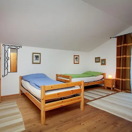 Апартаменты Lovely House Beautiful View And Sauna Sankt Anton Am Arlberg
